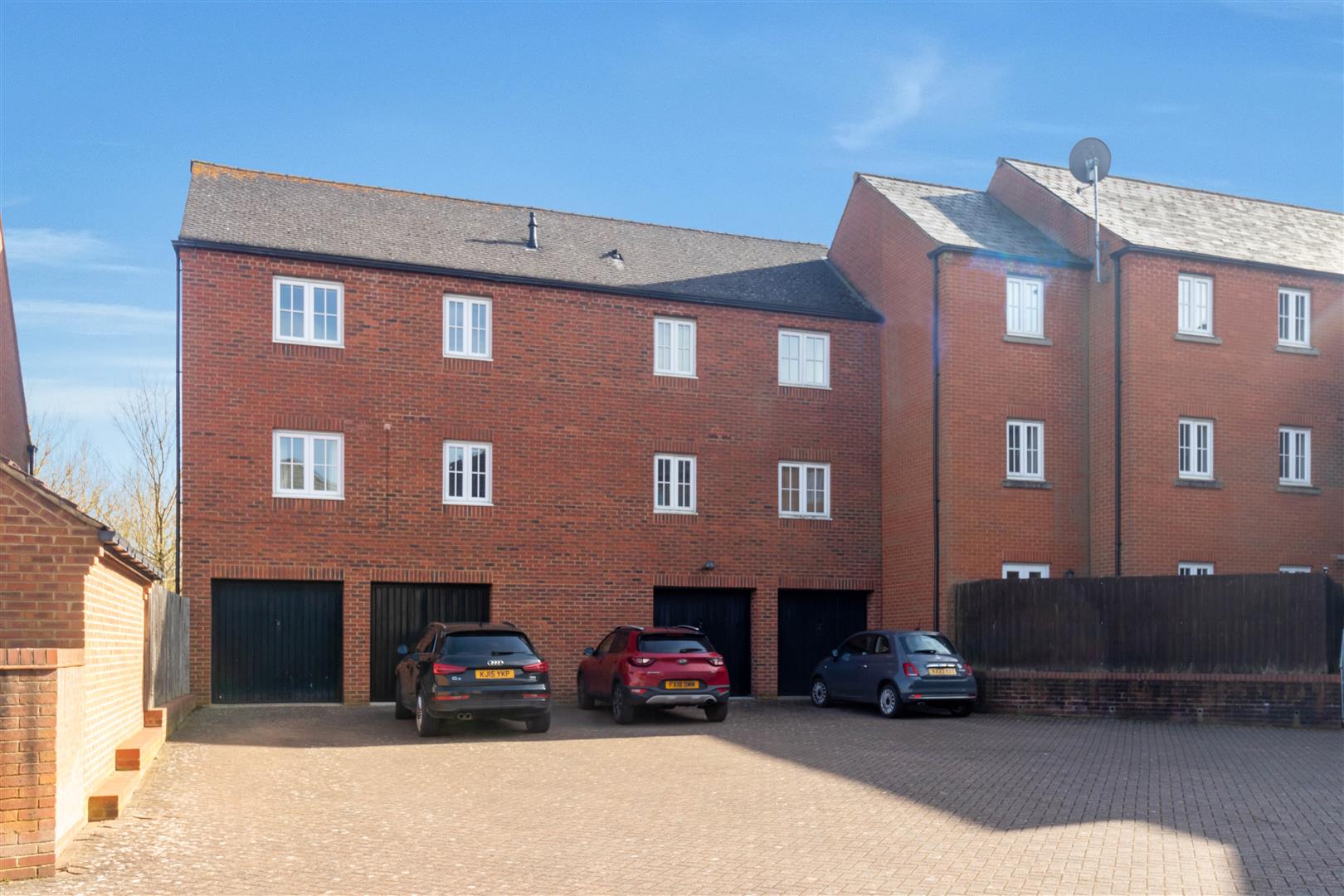 Harlow Crescent, Oxley Park, Milton Keynes